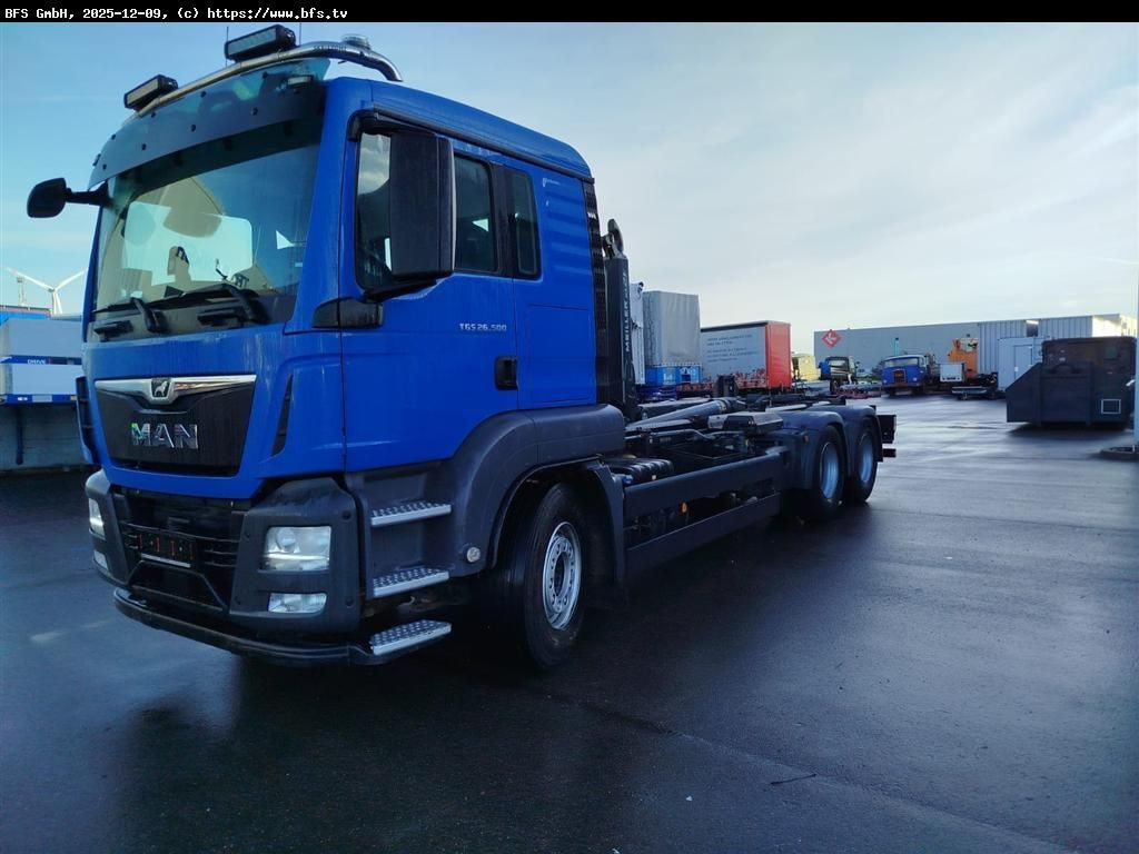 MAN TGS 26.500 6x4 BL Unfall-Fahrzeug! Instandgesetz - Kamion sa hidrauličnom kukom: slika 3 MAN TGS 26.500 6x4 BL Unfall-Fahrzeug! Instandgesetz - Kamion sa hidrauličnom kukom: slika 3