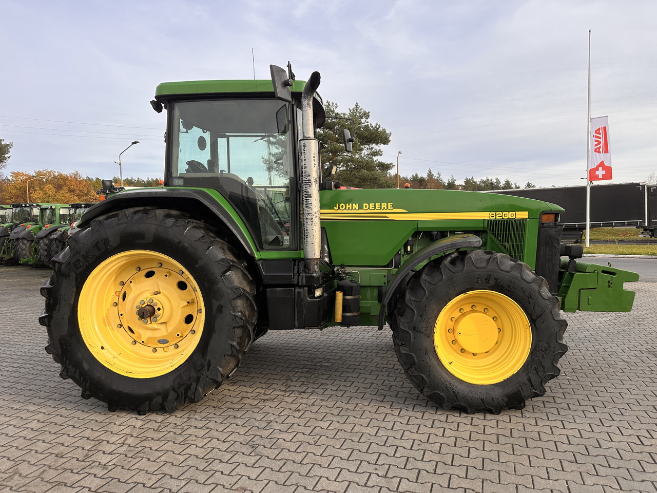 John Deere 8200 PowerShift 8.1 - Traktor: slika 3 John Deere 8200 PowerShift 8.1 - Traktor: slika 3