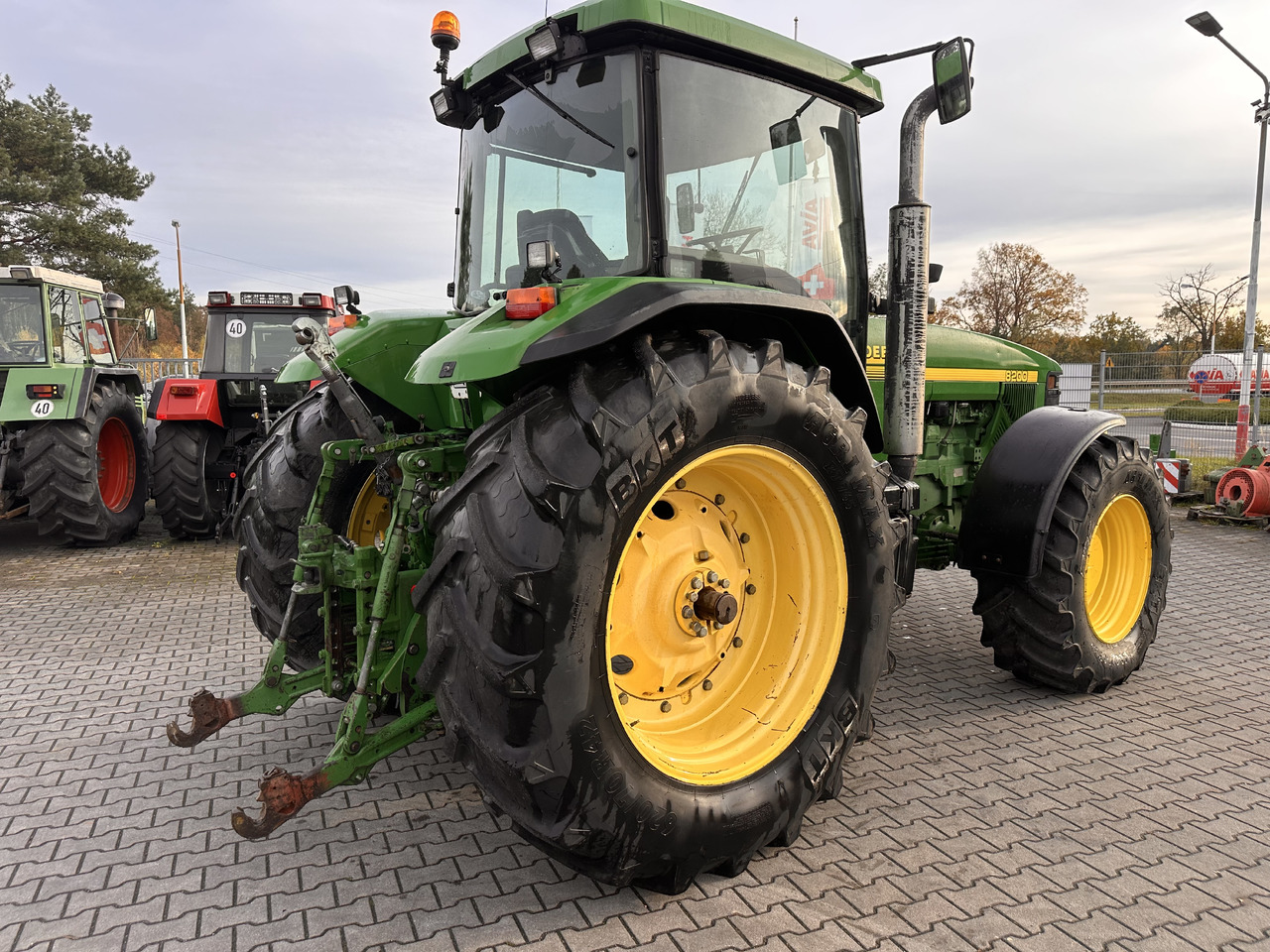 John Deere 8200 PowerShift 8.1 - Traktor: slika 4 John Deere 8200 PowerShift 8.1 - Traktor: slika 4