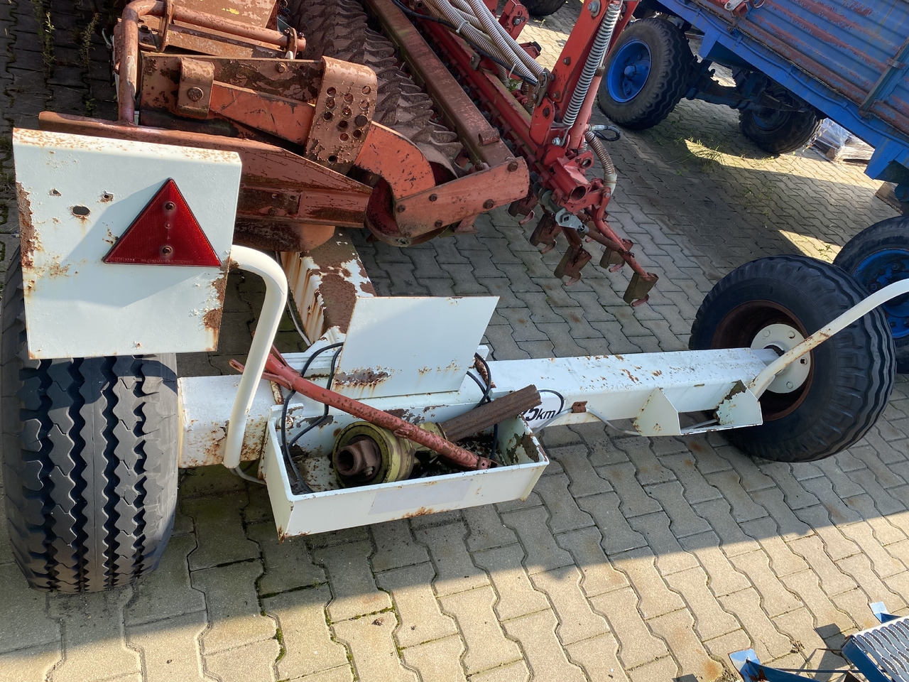 Kverneland ACCORD Pneumatic DA-S KUHN + Kuhn 4.50m - Kombinovana mašina za setvu: slika 4 Kverneland ACCORD Pneumatic DA-S KUHN + Kuhn 4.50m - Kombinovana mašina za setvu: slika 4