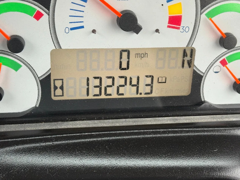 Zglobni kiper Caterpillar 725, CE, AIRCO, RETARDER, REAR CAMERA, AUTO LUBE, 23,5X25 TYERS: slika 13 Zglobni kiper Caterpillar 725, CE, AIRCO, RETARDER, REAR CAMERA, AUTO LUBE, 23,5X25 TYERS: slika 13