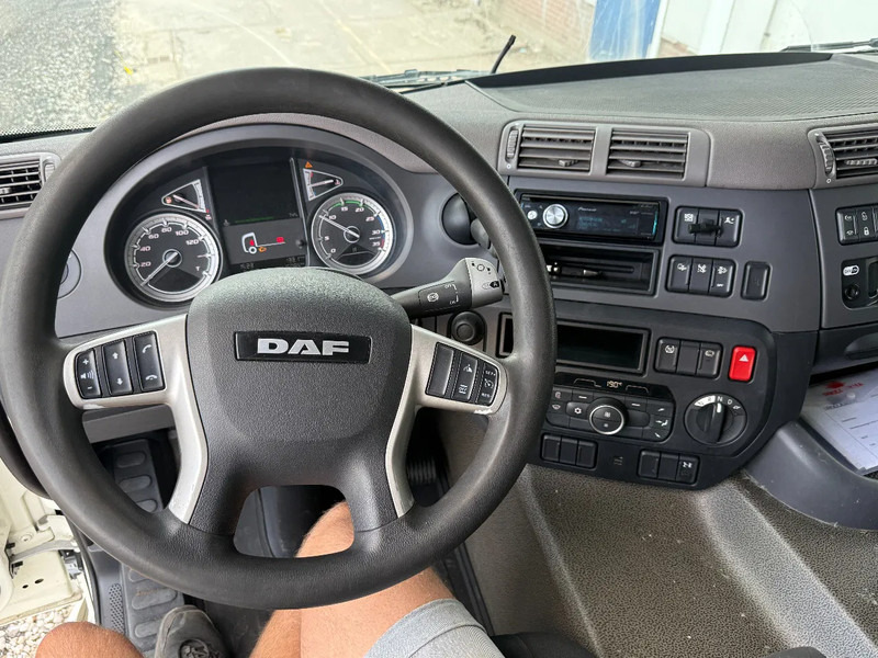 Kamion sa zatvorenim sandukom DAF CF 320 4X2 - EURO 6 - 19 TON + DHOLLANDIA: slika 12 Kamion sa zatvorenim sandukom DAF CF 320 4X2 - EURO 6 - 19 TON + DHOLLANDIA: slika 12