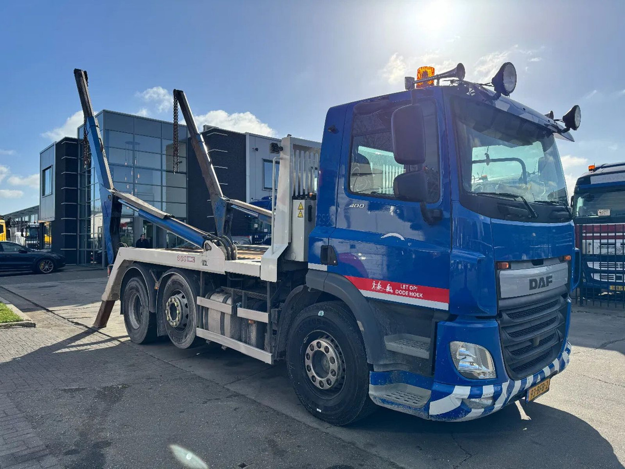 DAF CF 400 6X2 - EURO 6 + VDL P-18 + REMOTE + LIFT A - Istovarivač: slika 2 DAF CF 400 6X2 - EURO 6 + VDL P-18 + REMOTE + LIFT A - Istovarivač: slika 2