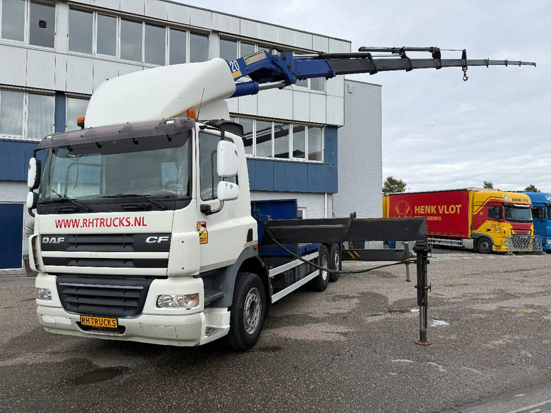 DAF CF 85 6X2 EURO 5 + HMF 37 TON/M + REMOTE CONTROL - Kamion sa dizalicom: slika 1 DAF CF 85 6X2 EURO 5 + HMF 37 TON/M + REMOTE CONTROL - Kamion sa dizalicom: slika 1