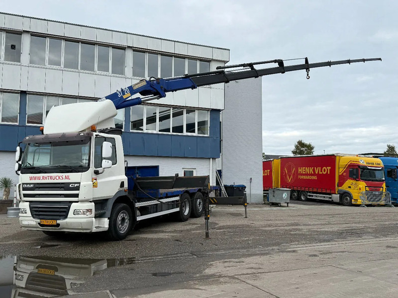 DAF CF 85 6X2 EURO 5 + HMF 37 TON/M + REMOTE CONTROL - Kamion sa dizalicom: slika 2 DAF CF 85 6X2 EURO 5 + HMF 37 TON/M + REMOTE CONTROL - Kamion sa dizalicom: slika 2