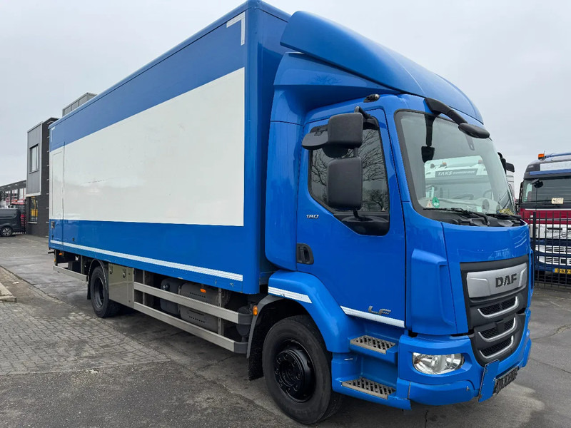 DAF LF 180 4X2 - EURO 6 + DHOLLANDIA LIFT - Kamion sa zatvorenim sandukom: slika 3 DAF LF 180 4X2 - EURO 6 + DHOLLANDIA LIFT - Kamion sa zatvorenim sandukom: slika 3