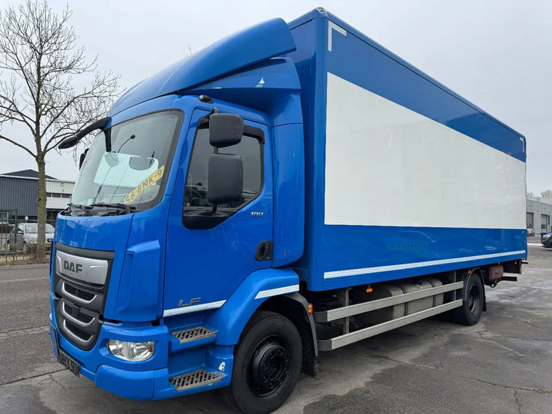 DAF LF 180 4X2 - EURO 6 + DHOLLANDIA LIFT - Kamion sa zatvorenim sandukom: slika 1 DAF LF 180 4X2 - EURO 6 + DHOLLANDIA LIFT - Kamion sa zatvorenim sandukom: slika 1