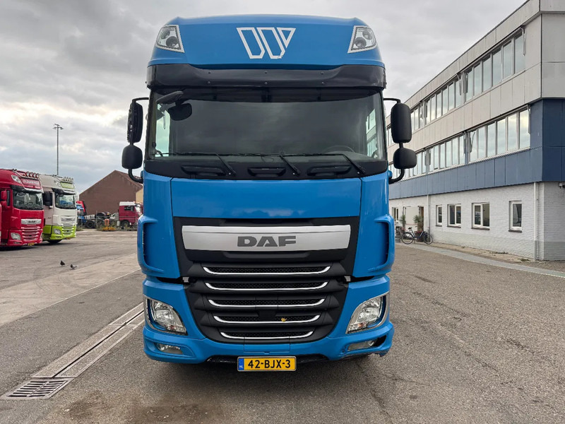 DAF XF 460 6X2 EURO 6 + FLOOR HANGER MOT 07-2026 - Kamion sa ceradom: slika 2 DAF XF 460 6X2 EURO 6 + FLOOR HANGER MOT 07-2026 - Kamion sa ceradom: slika 2