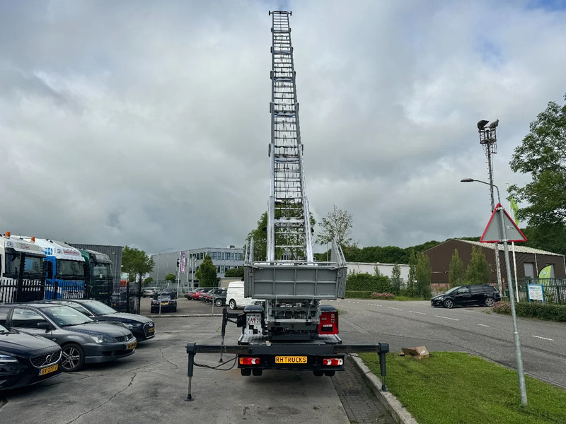 Nissan Cabstar 35.13 EURO 6 + LIFT 25 METER + REMOTE CONTROL - Dostavno vozilo: slika 4 Nissan Cabstar 35.13 EURO 6 + LIFT 25 METER + REMOTE CONTROL - Dostavno vozilo: slika 4