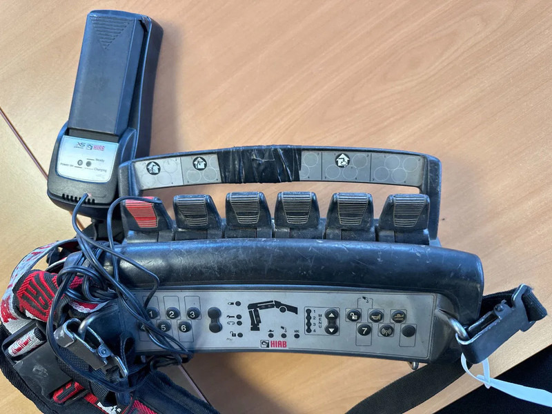 Fruehauf MET HIAB 122E-3 REMOTE CONTROLE, 2014 - Plato poluprikolica: slika 4 Fruehauf MET HIAB 122E-3 REMOTE CONTROLE, 2014 - Plato poluprikolica: slika 4