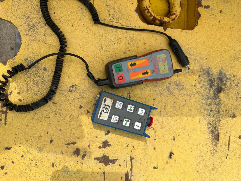 Goldhofer 3 AS GESTUURD REMOTE CONTROLE 1,2 M EXTENDABLE - Niska poluprikolica za prevoz: slika 4 Goldhofer 3 AS GESTUURD REMOTE CONTROLE 1,2 M EXTENDABLE - Niska poluprikolica za prevoz: slika 4