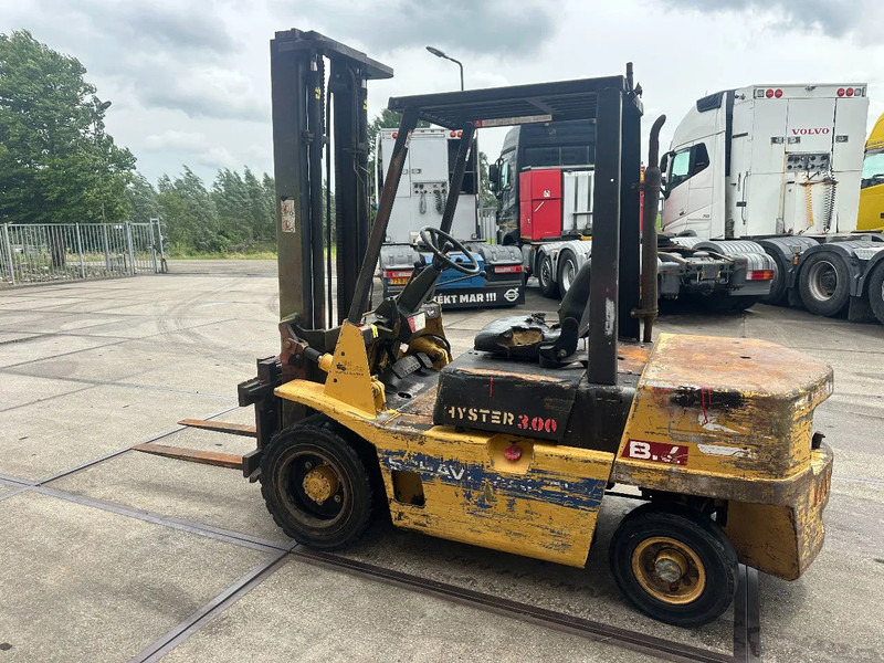 Hyster H3.00XL - 3 TONS - Dizel viljuškar: slika 2 Hyster H3.00XL - 3 TONS - Dizel viljuškar: slika 2