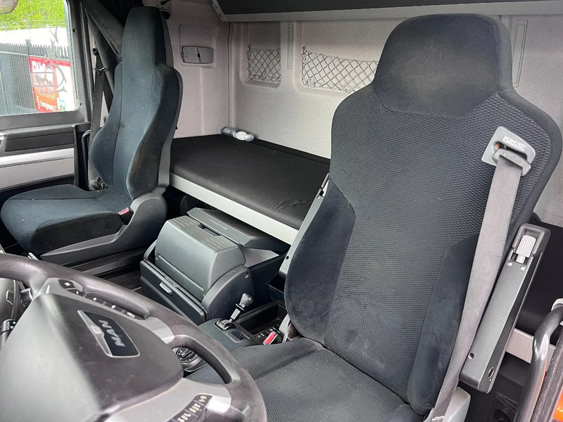 Kamion za prevoz kontejnera/ Kamion sa promenjivim sandukom MAN TGX 26.440 XLX 6X2 EURO 5 - BDF CHASSIS + RETARDER: slika 8