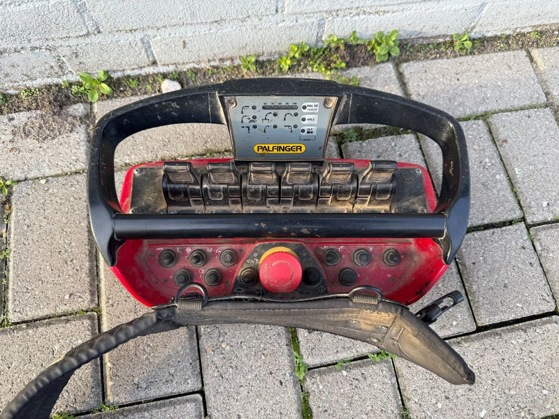 Scania G370 4X4 EURO 6 + 3-SIDE TIPPER + PALFINGER PK9002 + REMOTE - Kamion sa dizalicom: slika 5 Scania G370 4X4 EURO 6 + 3-SIDE TIPPER + PALFINGER PK9002 + REMOTE - Kamion sa dizalicom: slika 5