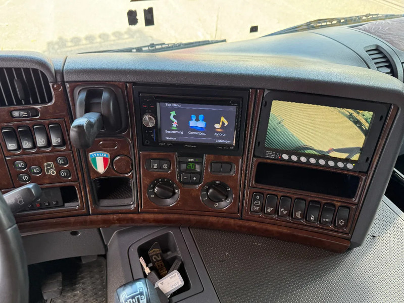 Kamion sa tovarnim sandukom Scania P420 4X2 EURO 5 + RETARDER - MANUAL GEARBOX: slika 11