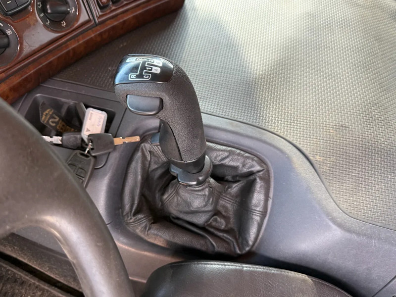 Kamion sa tovarnim sandukom Scania P420 4X2 EURO 5 + RETARDER - MANUAL GEARBOX: slika 12