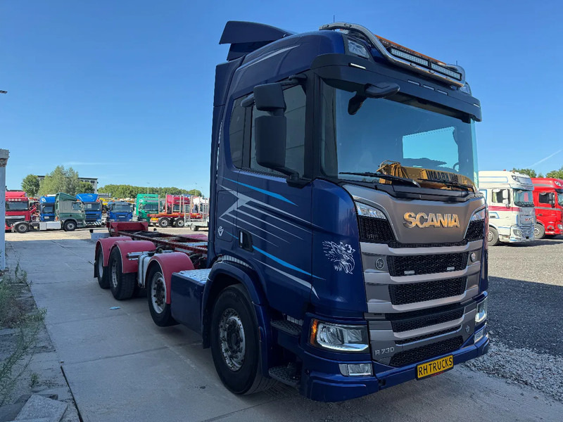 Scania R730 V8 8X4 EURO 6 HUB REDUCTION RETARDER - Kamion sa golom šasijom i zatvorenom kabinom: slika 3 Scania R730 V8 8X4 EURO 6 HUB REDUCTION RETARDER - Kamion sa golom šasijom i zatvorenom kabinom: slika 3