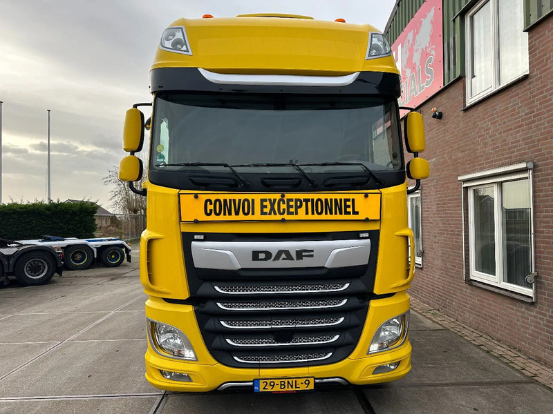 DAF XF 530 140 TON 8X4 INTARDER 324343 KM - Tegljač: slika 4 DAF XF 530 140 TON 8X4 INTARDER 324343 KM - Tegljač: slika 4
