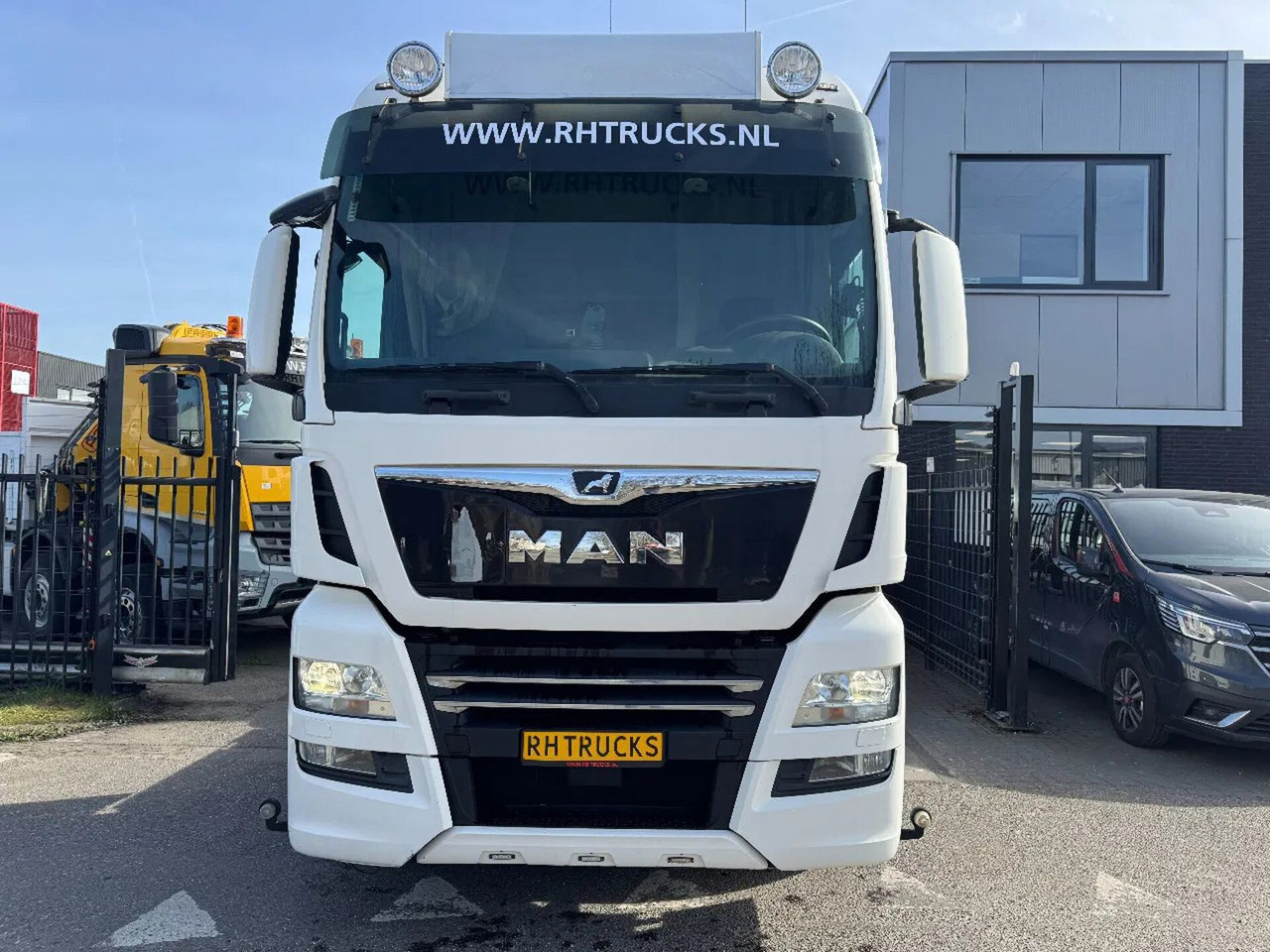 MAN TGX 26.500 6X2 - EURO 6 + LIFTING AXLE - Tegljač: slika 2 MAN TGX 26.500 6X2 - EURO 6 + LIFTING AXLE - Tegljač: slika 2