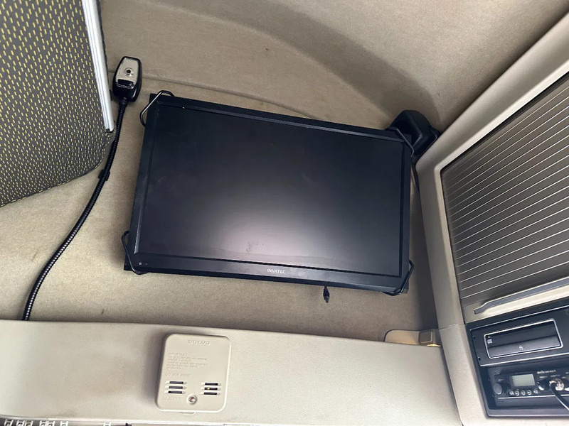 Lizing Volvo FH 16.750 8X4, 180 TON POWER STEERING HYDRAULIC Volvo FH 16.750 8X4, 180 TON POWER STEERING HYDRAULIC: slika 13 Lizing Volvo FH 16.750 8X4, 180 TON POWER STEERING HYDRAULIC Volvo FH 16.750 8X4, 180 TON POWER STEERING HYDRAULIC: slika 13