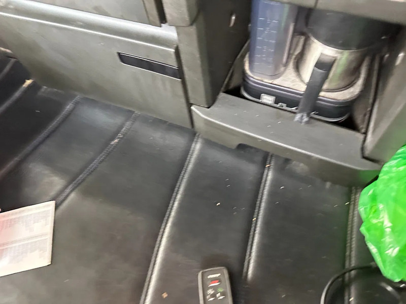 Lizing Volvo FH 16.750 8X4, 180 TON POWER STEERING HYDRAULIC Volvo FH 16.750 8X4, 180 TON POWER STEERING HYDRAULIC: slika 14 Lizing Volvo FH 16.750 8X4, 180 TON POWER STEERING HYDRAULIC Volvo FH 16.750 8X4, 180 TON POWER STEERING HYDRAULIC: slika 14