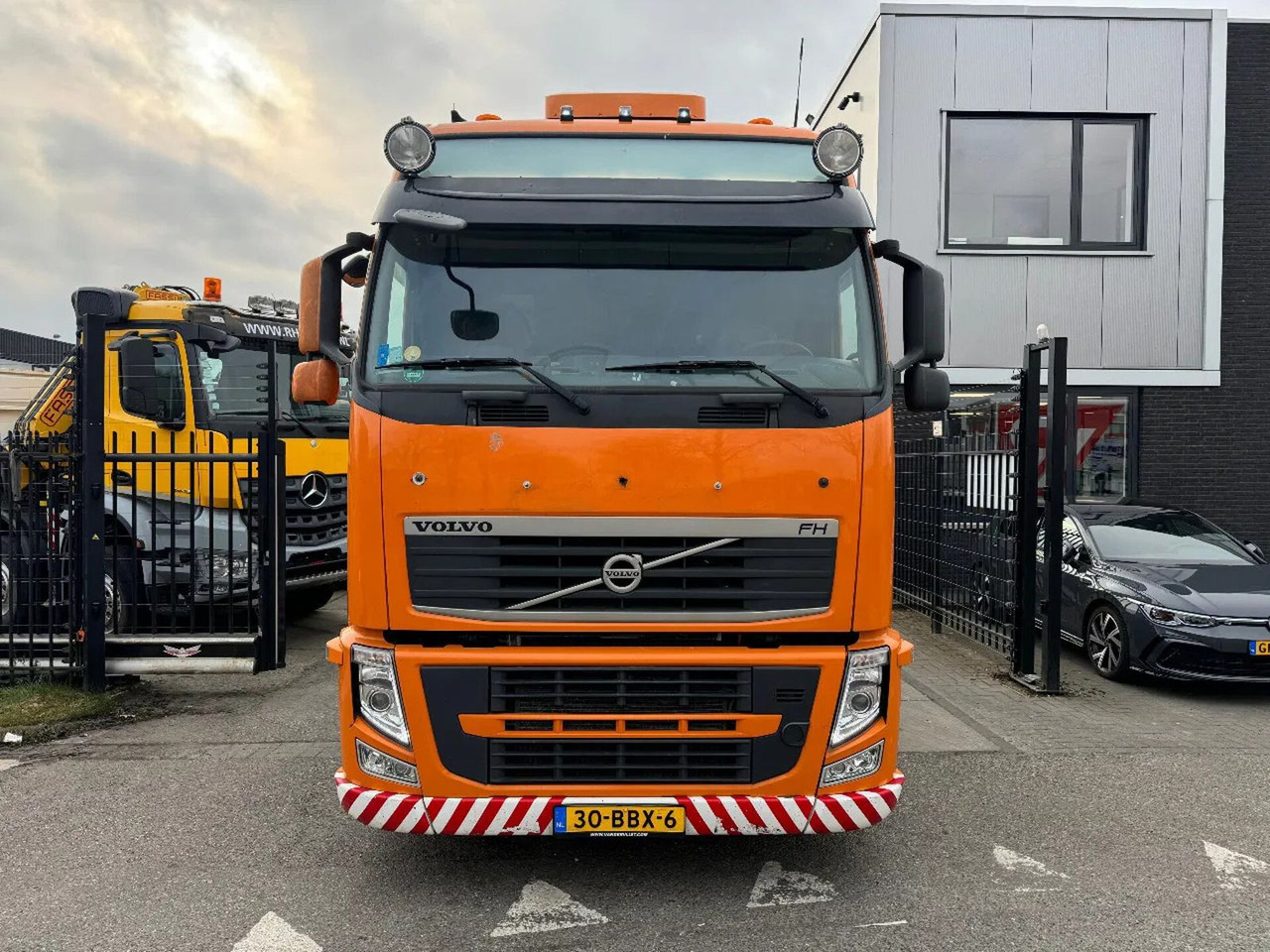 Volvo FH 500 8X2 - EURO 5 + LIFT/STEERING AXLE + TÜV 0 - Tegljač: slika 2 Volvo FH 500 8X2 - EURO 5 + LIFT/STEERING AXLE + TÜV 0 - Tegljač: slika 2