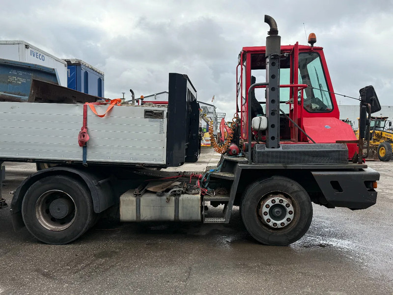 Terberg YT 180 4X2 - HUB REDUCTION + NL REGISTRATION! - Terminalni traktor: slika 4 Terberg YT 180 4X2 - HUB REDUCTION + NL REGISTRATION! - Terminalni traktor: slika 4