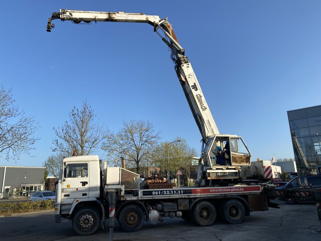 Volvo F 12 8X4 + CORMACH 87000 CRANE - 8.642 HOURS - Kamion sa dizalicom: slika 1 Volvo F 12 8X4 + CORMACH 87000 CRANE - 8.642 HOURS - Kamion sa dizalicom: slika 1