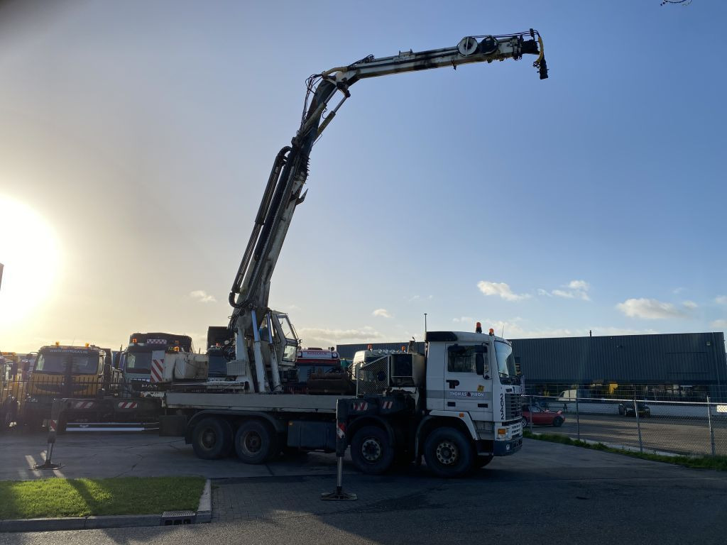 Volvo F 12 8X4 + CORMACH 87000 CRANE - 8.642 HOURS - Kamion sa dizalicom: slika 5 Volvo F 12 8X4 + CORMACH 87000 CRANE - 8.642 HOURS - Kamion sa dizalicom: slika 5