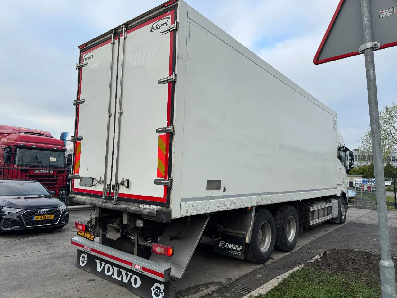 Volvo FH 16.650 6X4 - EURO 6 + CARRIER SUPRA 750 - Hladnjača: slika 5 Volvo FH 16.650 6X4 - EURO 6 + CARRIER SUPRA 750 - Hladnjača: slika 5