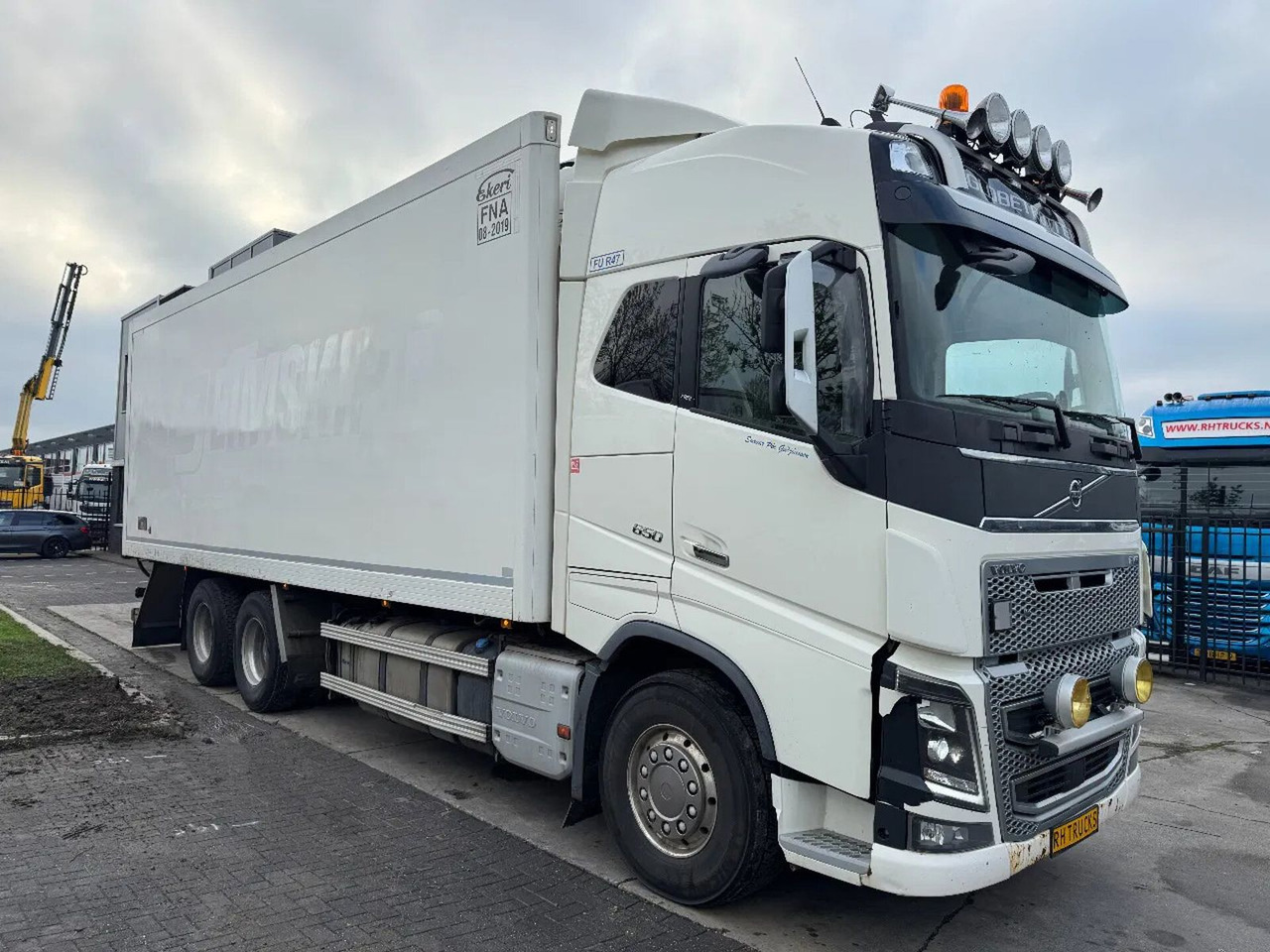 Volvo FH 16.650 6X4 - EURO 6 + CARRIER SUPRA 750 - Hladnjača: slika 3 Volvo FH 16.650 6X4 - EURO 6 + CARRIER SUPRA 750 - Hladnjača: slika 3