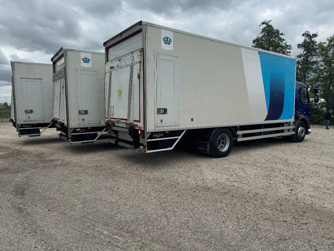 Volvo FL 250 4X2 3 UNITS CARGO LOCK + DHOLLANDIA LIFT - Kamion sa zatvorenim sandukom: slika 4 Volvo FL 250 4X2 3 UNITS CARGO LOCK + DHOLLANDIA LIFT - Kamion sa zatvorenim sandukom: slika 4