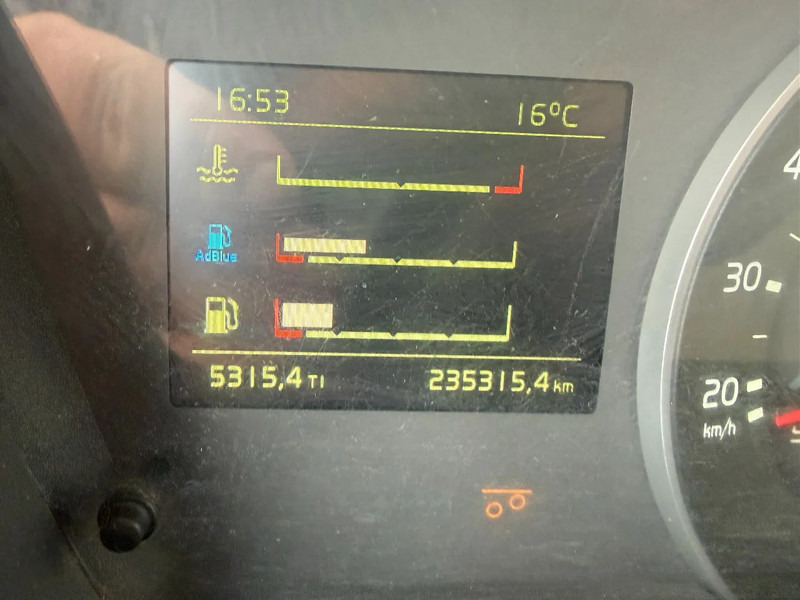 Volvo FM 330 FM 330 6X2 GESTUURD MET KM 235315 - Kamion sa golom šasijom i zatvorenom kabinom: slika 4 Volvo FM 330 FM 330 6X2 GESTUURD MET KM 235315 - Kamion sa golom šasijom i zatvorenom kabinom: slika 4