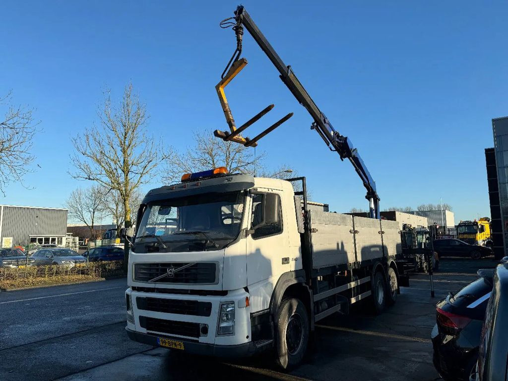 Volvo FM 340 6X2 EFFER 140 2S EURO 3 - Kamion sa dizalicom, Kamion sa tovarnim sandukom: slika 4 Volvo FM 340 6X2 EFFER 140 2S EURO 3 - Kamion sa dizalicom, Kamion sa tovarnim sandukom: slika 4