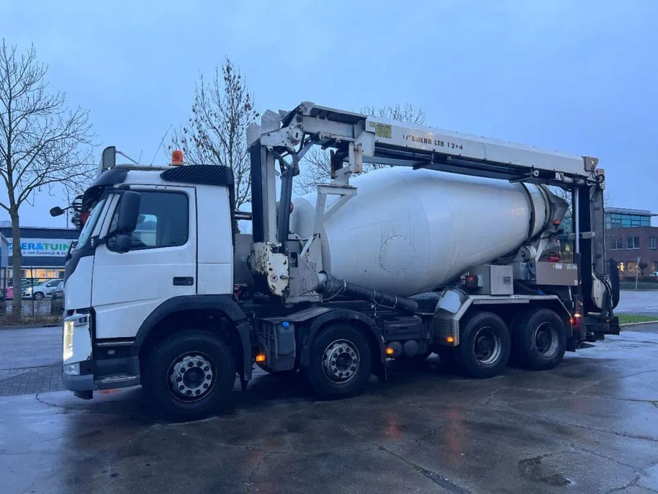Volvo FM 410 8X4 - 3 UNITS! + MIXER 9m3 + LIEBHERR CON Volvo FM 410 8X4 - 3 UNITS! + MIXER 9m3 + LIEBHERR CON - Mikser za beton: slika 5 Volvo FM 410 8X4 - 3 UNITS! + MIXER 9m3 + LIEBHERR CON Volvo FM 410 8X4 - 3 UNITS! + MIXER 9m3 + LIEBHERR CON - Mikser za beton: slika 5