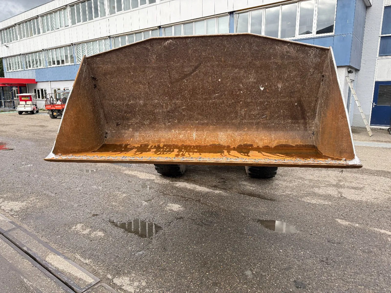 Volvo L120H, CE, 8314 UUR + CDC-STEERING - Utovarivač točkaš: slika 4 Volvo L120H, CE, 8314 UUR + CDC-STEERING - Utovarivač točkaš: slika 4