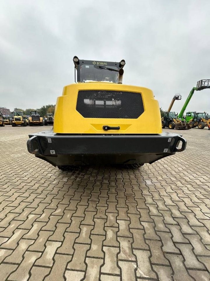 Bomag BW 211 D-5 - Kompaktor: slika 3 Bomag BW 211 D-5 - Kompaktor: slika 3