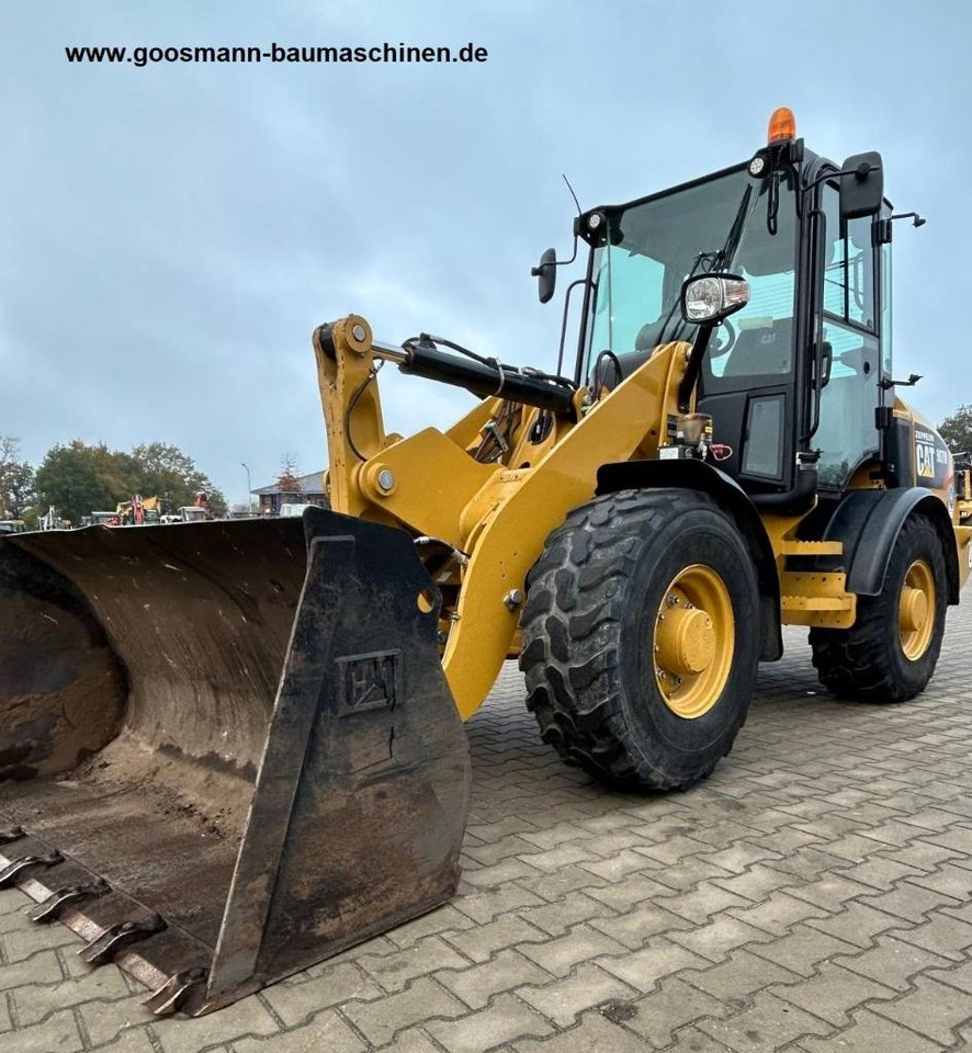 CAT 907 M - Utovarivač točkaš: slika 2 CAT 907 M - Utovarivač točkaš: slika 2