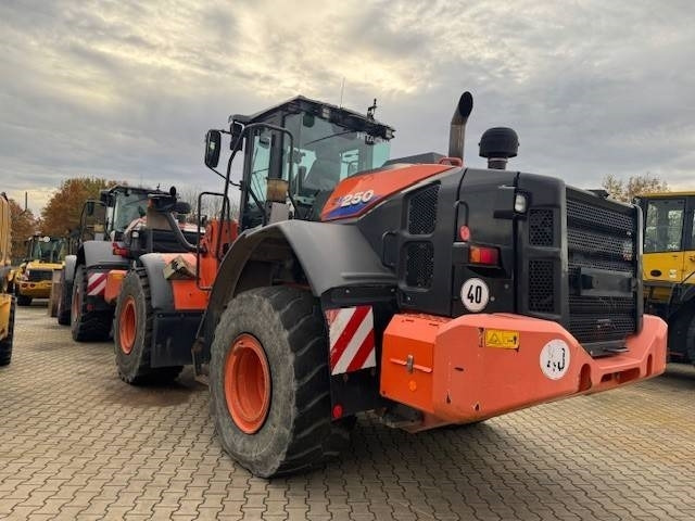 Hitachi ZW 250-6 - Utovarivač točkaš: slika 5 Hitachi ZW 250-6 - Utovarivač točkaš: slika 5