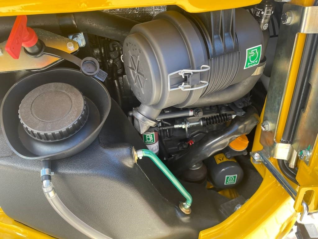 KOMATSU PC16 - Mini bager: slika 4 KOMATSU PC16 - Mini bager: slika 4