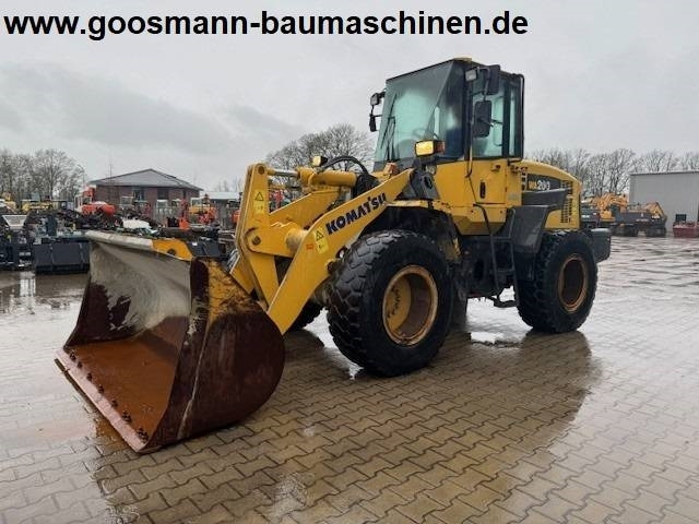 KOMATSU WA 200 - Utovarivač točkaš: slika 1 KOMATSU WA 200 - Utovarivač točkaš: slika 1