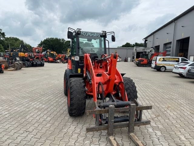 KUBOTA R090 - Utovarivač točkaš: slika 4 KUBOTA R090 - Utovarivač točkaš: slika 4