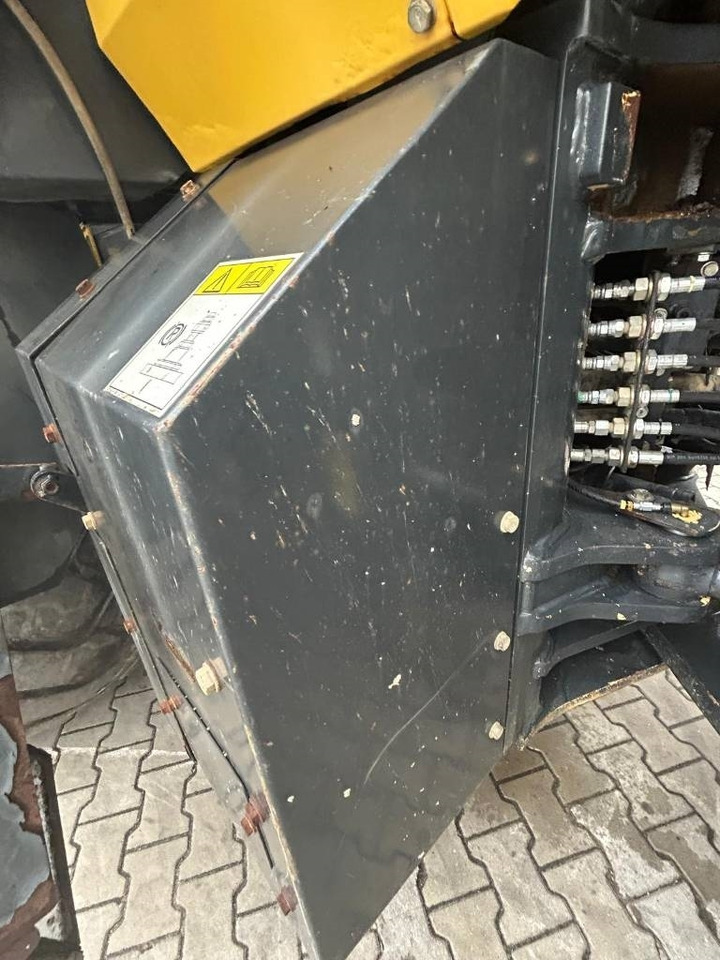 Komatsu WA 470-6 - Utovarivač točkaš: slika 4 Komatsu WA 470-6 - Utovarivač točkaš: slika 4