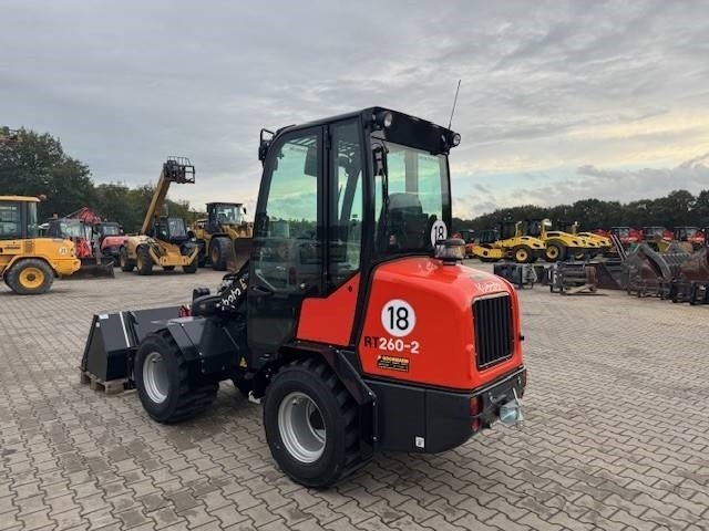 Kubota RT 260-2 - Utovarivač točkaš: slika 2 Kubota RT 260-2 - Utovarivač točkaš: slika 2