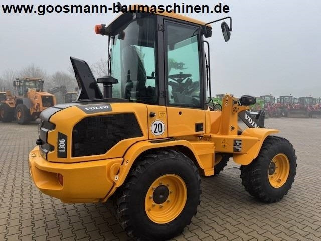 Volvo L 30 G - Utovarivač točkaš: slika 2 Volvo L 30 G - Utovarivač točkaš: slika 2