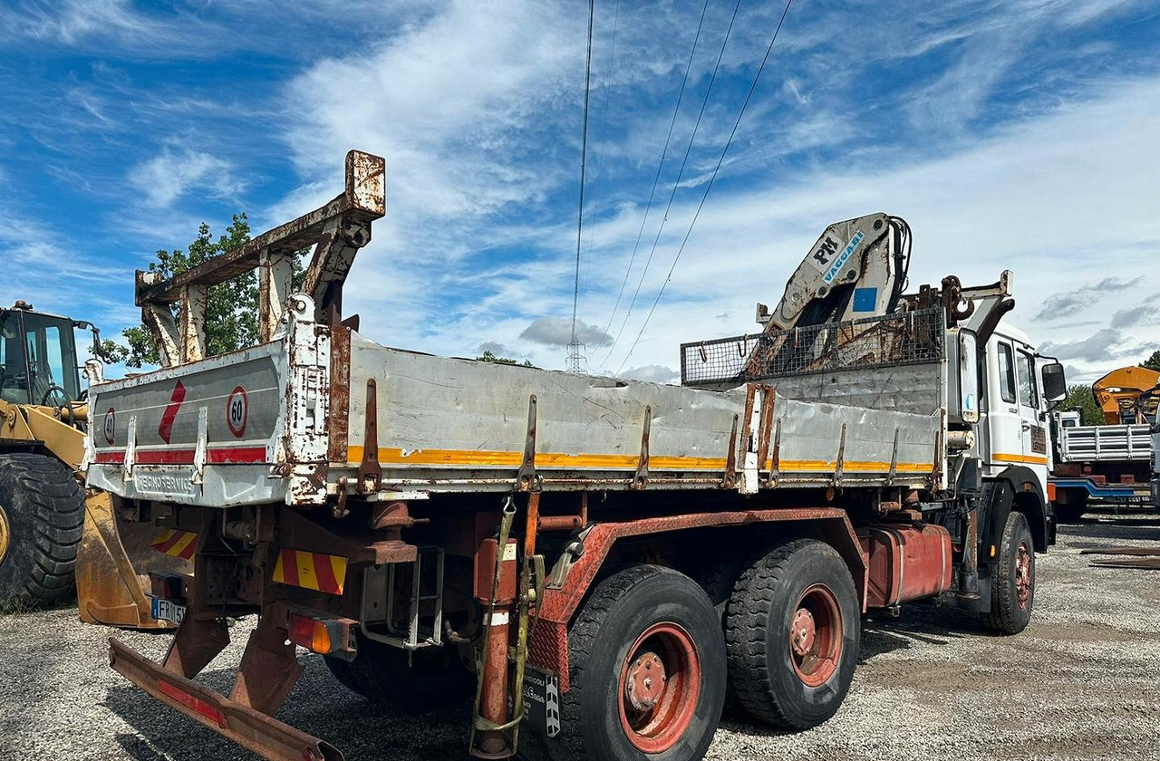 Iveco 330 26 con gru - Kamion sa tovarnim sandukom, Kamion sa dizalicom: slika 4 Iveco 330 26 con gru - Kamion sa tovarnim sandukom, Kamion sa dizalicom: slika 4