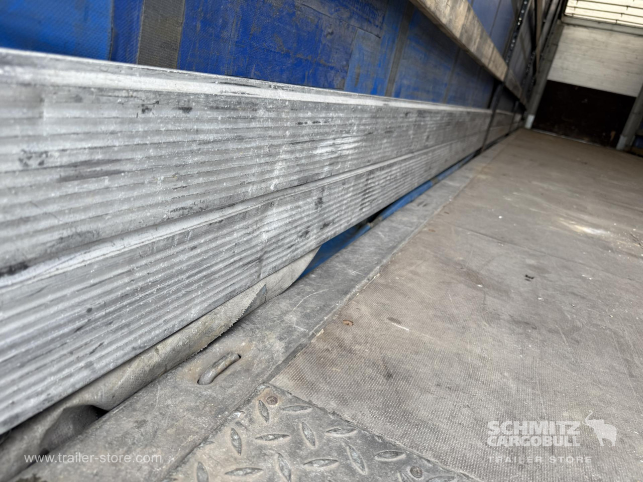 SCHMITZ Curtainsider Mega - Poluprikolica sa ceradom: slika 2 SCHMITZ Curtainsider Mega - Poluprikolica sa ceradom: slika 2