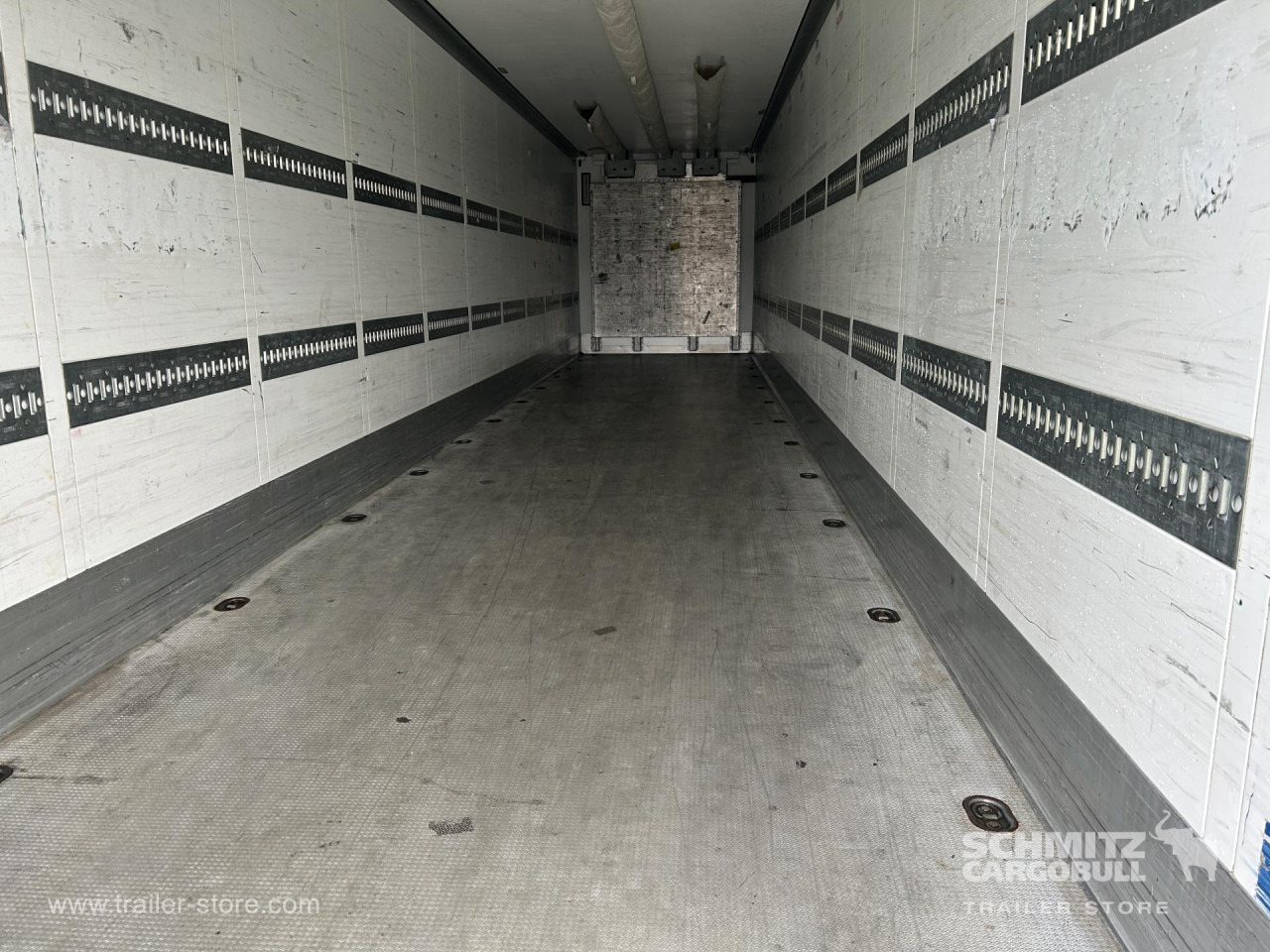 SCHMITZ Reefer Multitemp Taillift - Izotermička poluprikolica: slika 2 SCHMITZ Reefer Multitemp Taillift - Izotermička poluprikolica: slika 2