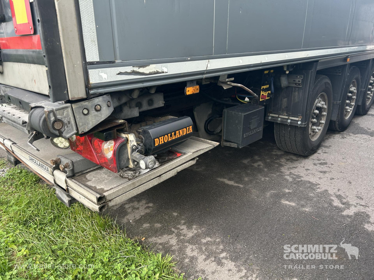SCHMITZ Reefer Multitemp Taillift - Izotermička poluprikolica: slika 5 SCHMITZ Reefer Multitemp Taillift - Izotermička poluprikolica: slika 5