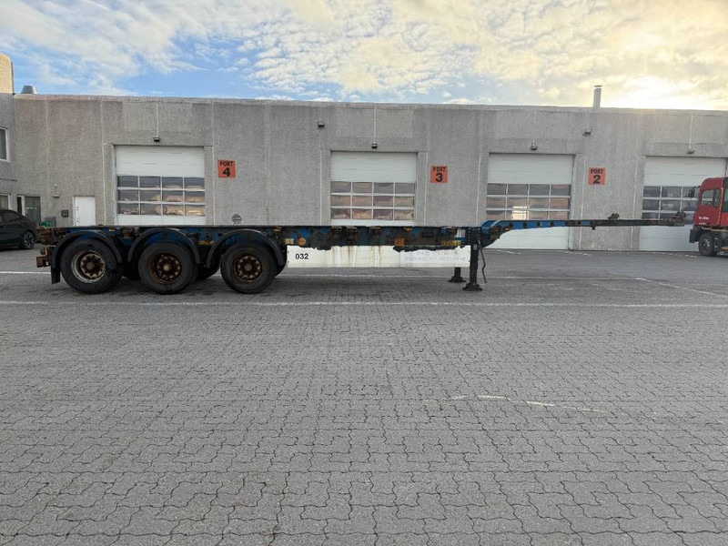 Krone Container chassis / Container-Fahrgestell / - Poluprikolica za prevoz kontejnera/ Poluprikolica sa promenjivim sandukom: slika 2 Krone Container chassis / Container-Fahrgestell / - Poluprikolica za prevoz kontejnera/ Poluprikolica sa promenjivim sandukom: slika 2